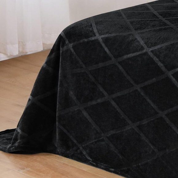 Black King Size Bed Plush Diamond Textured Soft Velvety Velour Blanket Goth New - Picture 7 of 11